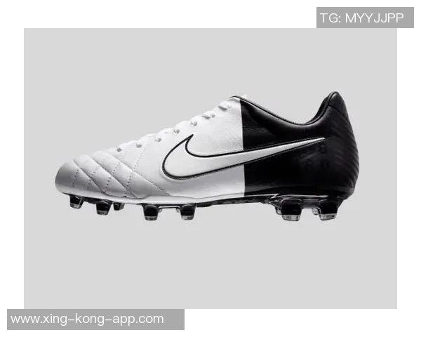 2025年足球球星战靴前十排名揭晓 各大品牌创新力与性能比拼