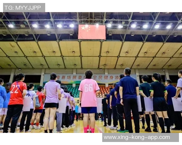 内江队核心球星闪耀绿茵引领球队奋勇拼搏追逐更高荣誉